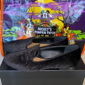 **BARELY WORN** Tahari Suede Paisley Textured Black Loafers